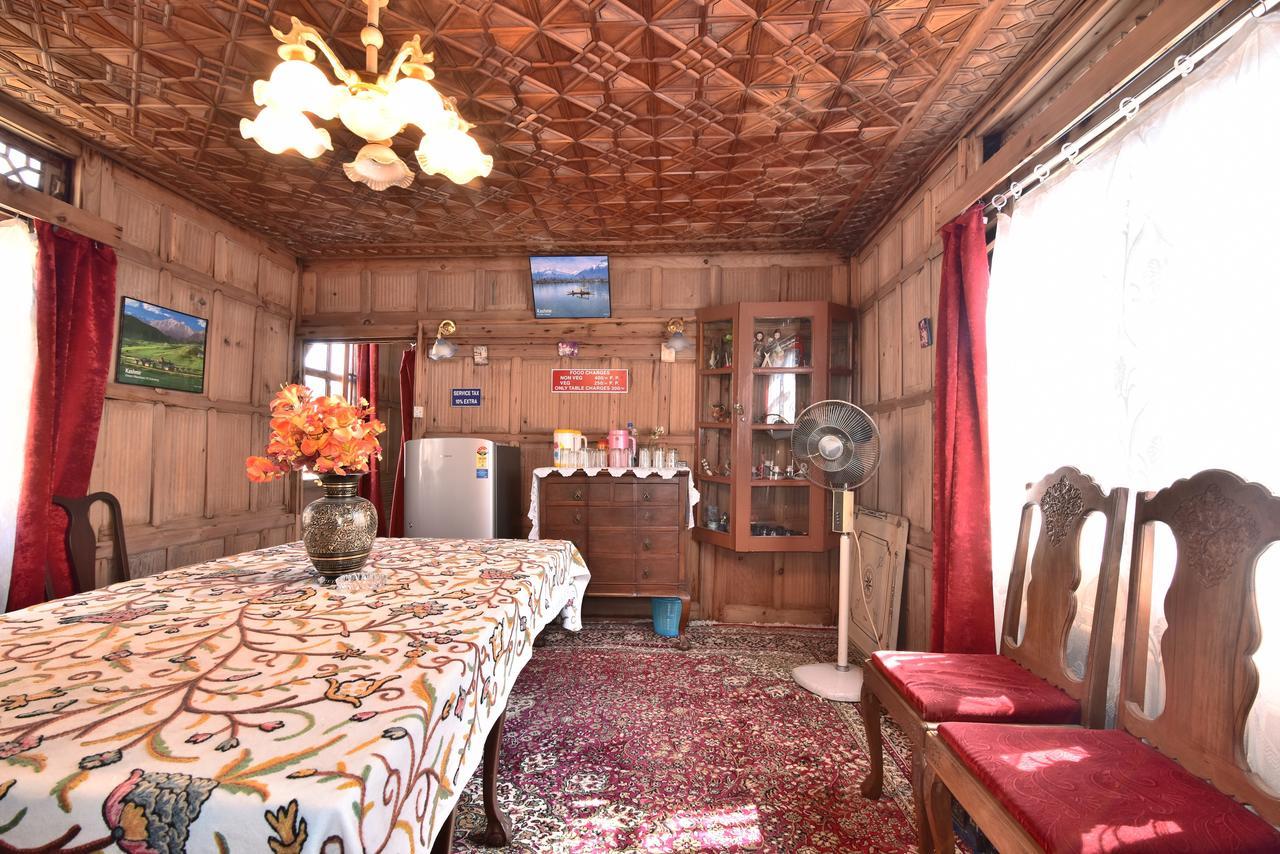 Golden Hopes Group Of Houseboats Hotel Srīnagar Kültér fotó