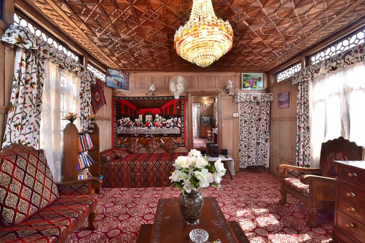 Golden Hopes Group Of Houseboats Hotel Srīnagar Kültér fotó